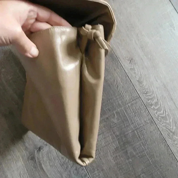 Vintage Coret Snakeskin Purse in Taupe - Picture 10 of 12